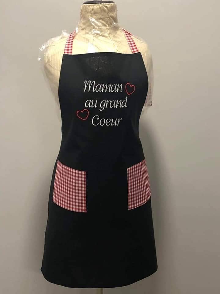 Tablier noir pour adulte brodé Maman au grand cœur - Le Savoir Fer, Atelier de couture & Chantier d'insertion