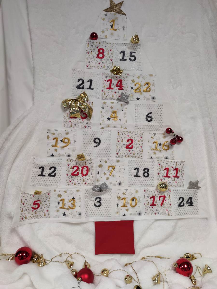 Calendrier de l'avent sapin blanc brodé - Le Savoir Fer, Atelier de couture & Chantier d'insertion